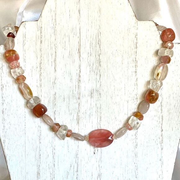 UF# Lovely Natural & polished Quartz Necklace - Picture 1 of 10